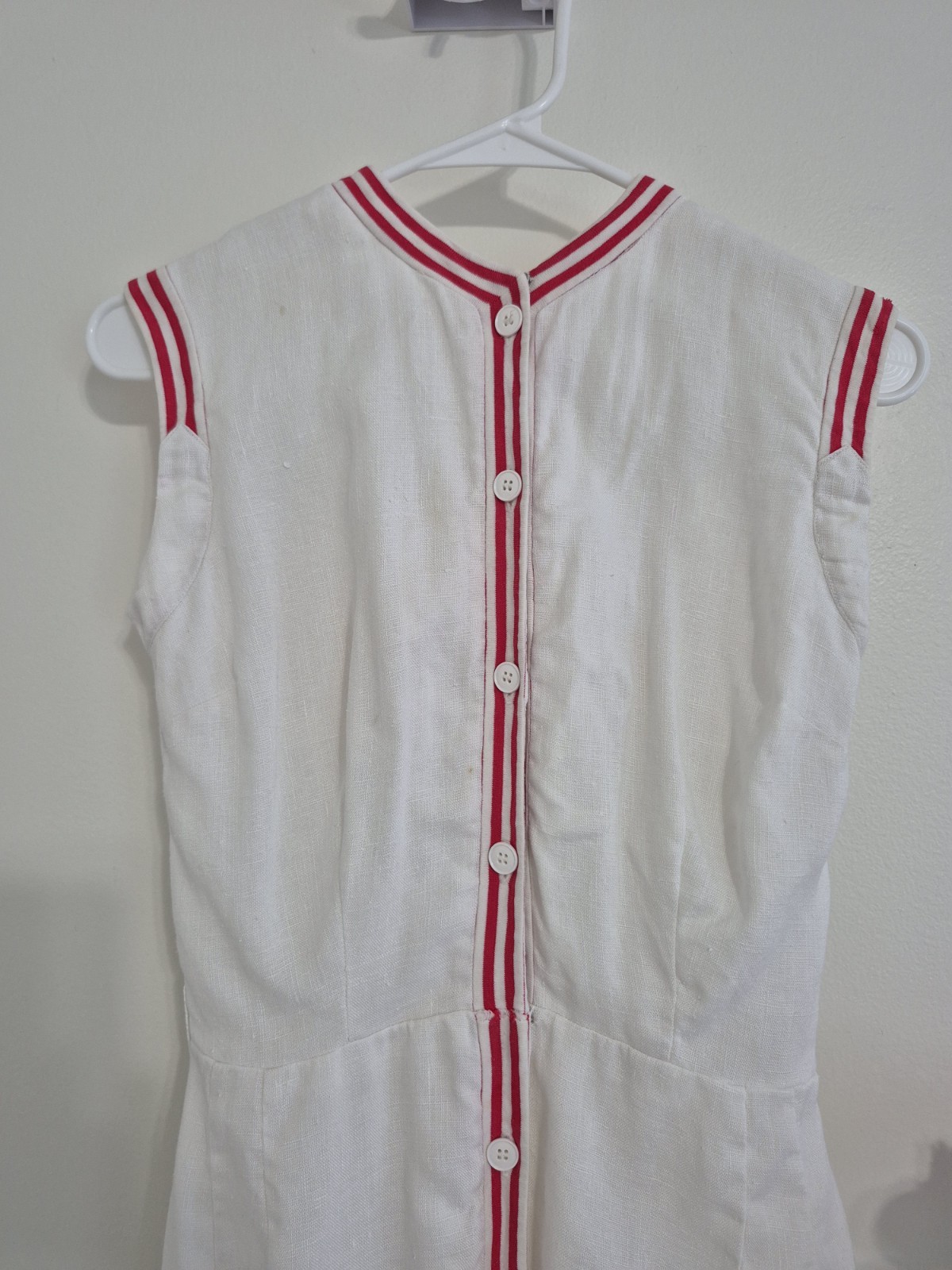 Vintage 40s / 50s White Linen Day Dress – Red Piping Trim & Button-Front – XS/S