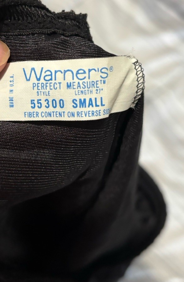 vtg WARNERS Perfect Measure black Half Slip Skirt LACE USA Nylon S