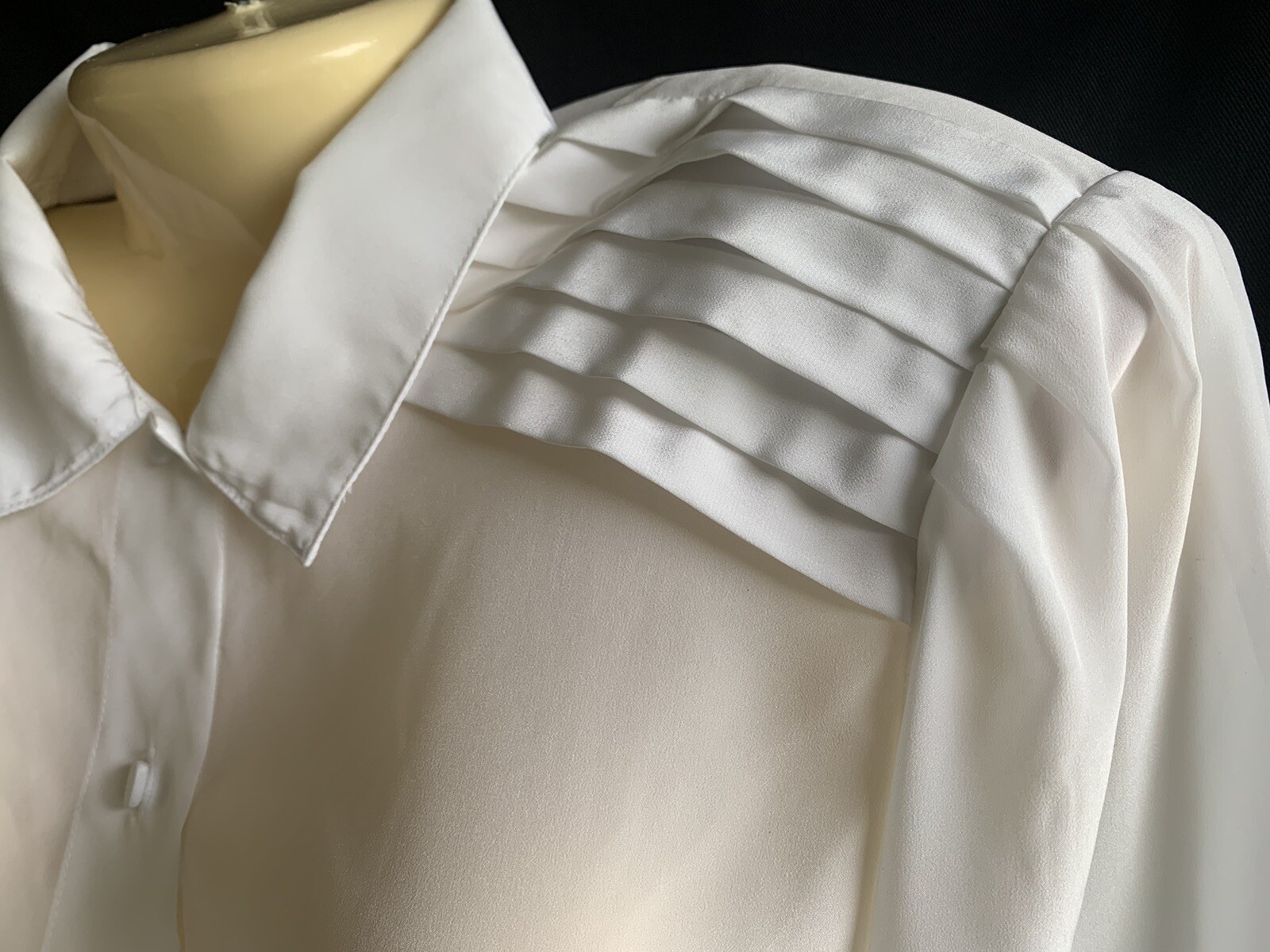 VINTAGE Lady Manhattan Sheer Blouse/Shirt/Top Polyester White Long Sleeve SZ 14