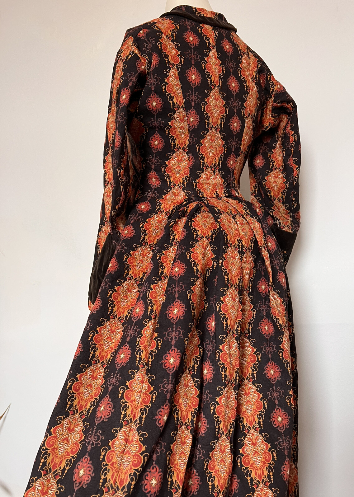Antique Victorian 1880’s Paisley Wrapper Dress Gown Buttons Wool Bustle 19thC