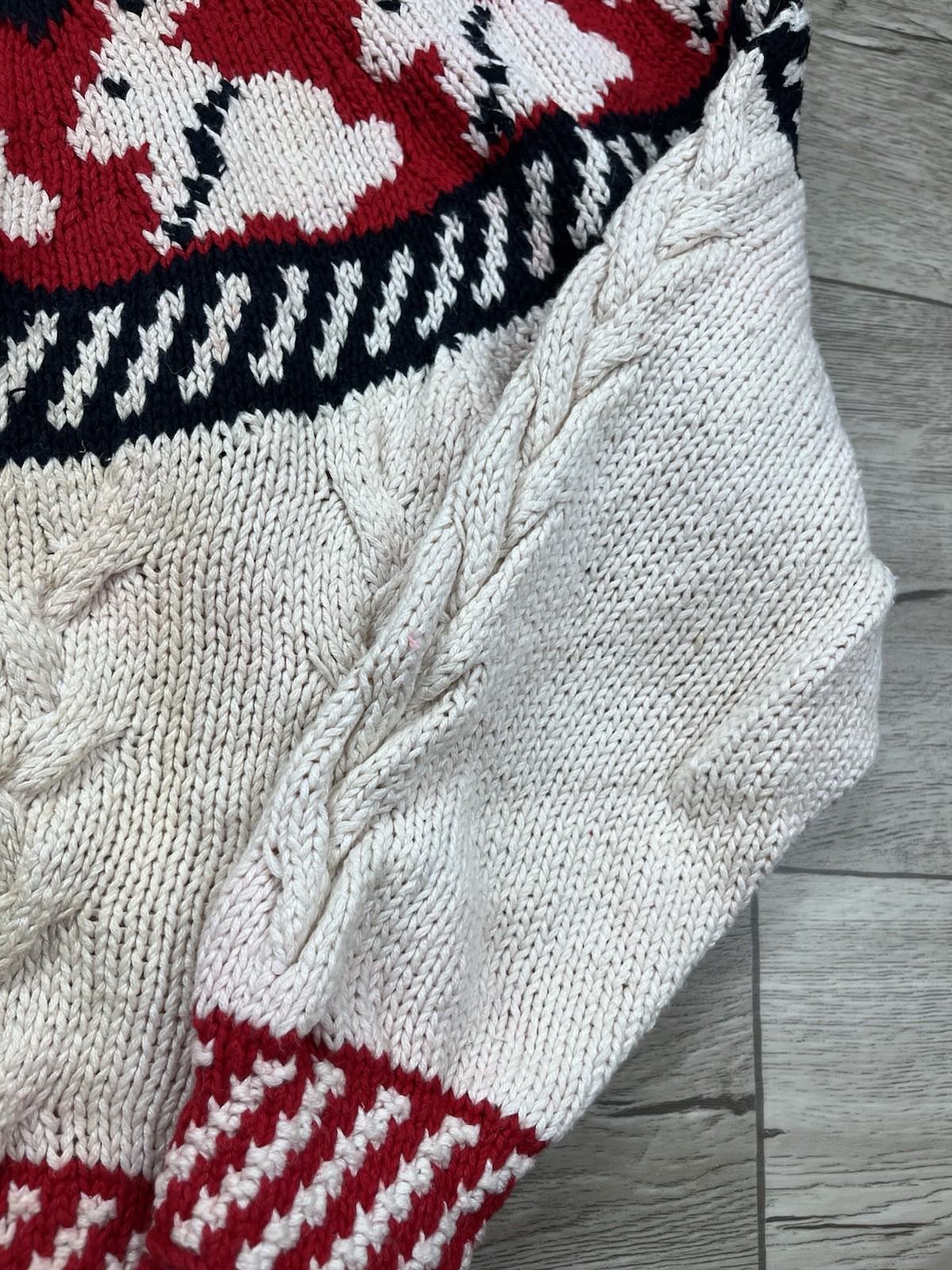 Vintage The Eagle’s Eye Sweater Women’s Sz Small Bunnies Fair Isle Handknit READ
