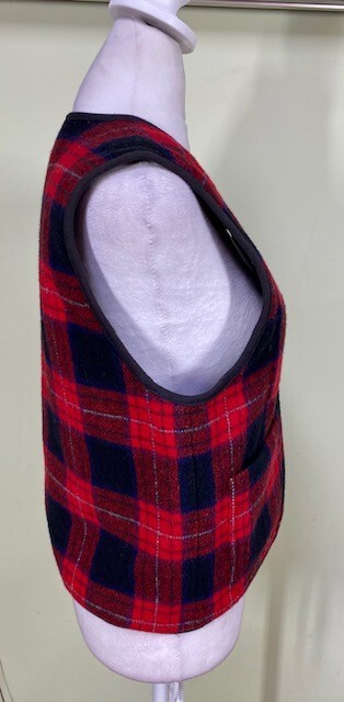 Vtg Marsh Landing Wool Blend Sweater Vest Women’s Sz S Red Buffalo Plaid Outdoor