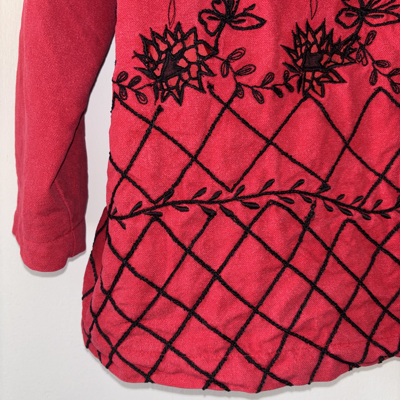 Jacket 100% Silk VTG Great Cavalier Embroidered Red Sz M Women’s Button Up