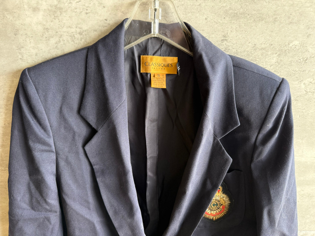 Vintage Classiques Petites Navy Blue Wool Crest Blazer Size S Made in Japan