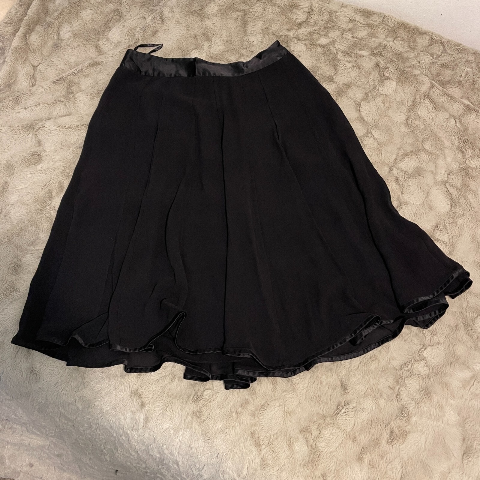 Donna Karan New York Stunning Minimalist Black Silk Bell Skirt sz 6 NWT