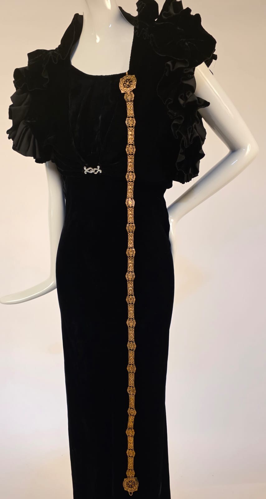 1930’S GOLD TONE FILIGREE + BLACK STONE BELT FOR DRESS