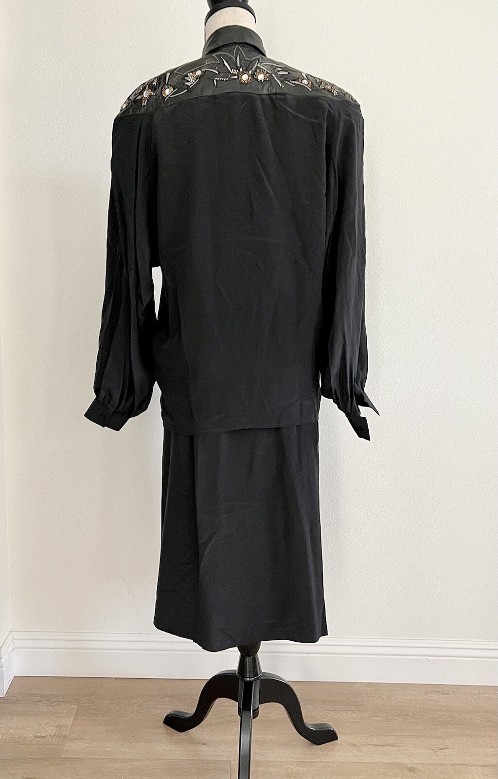 Le Jolly 100% Silk Leather and Snake Skin Skirt blouse set