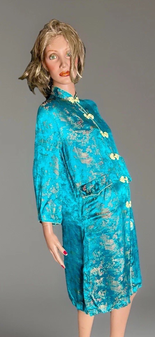 NWT VTG 60s Peony Brand Women’s Satin Brocade Robe/Dress Pagoda Print Shanghai