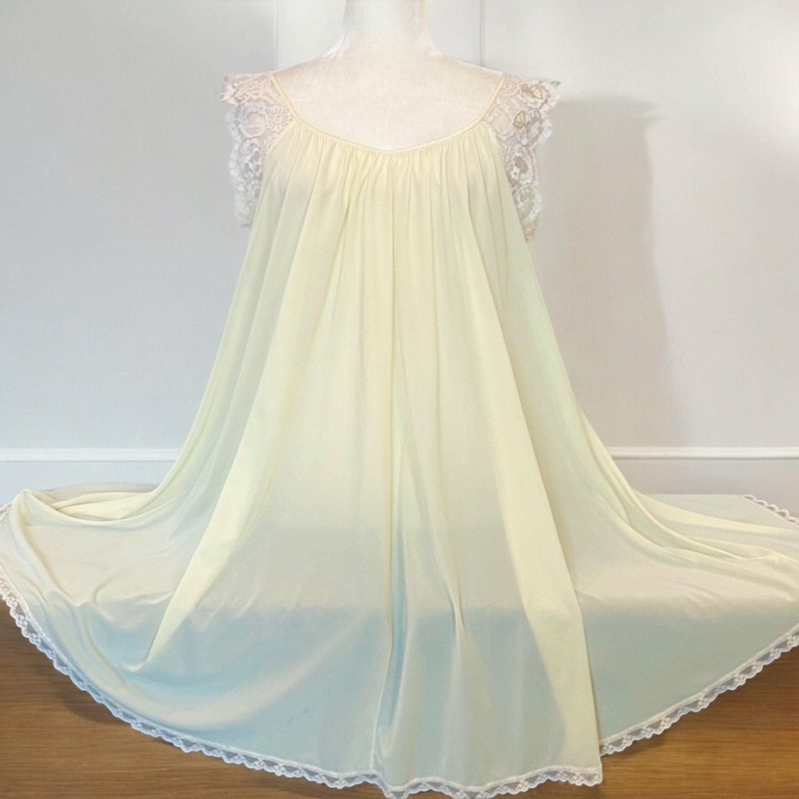 Lucie Ann Palm Beach Silky Nylon Pastel Yellow Vintage 60s Nightie Slip Dress