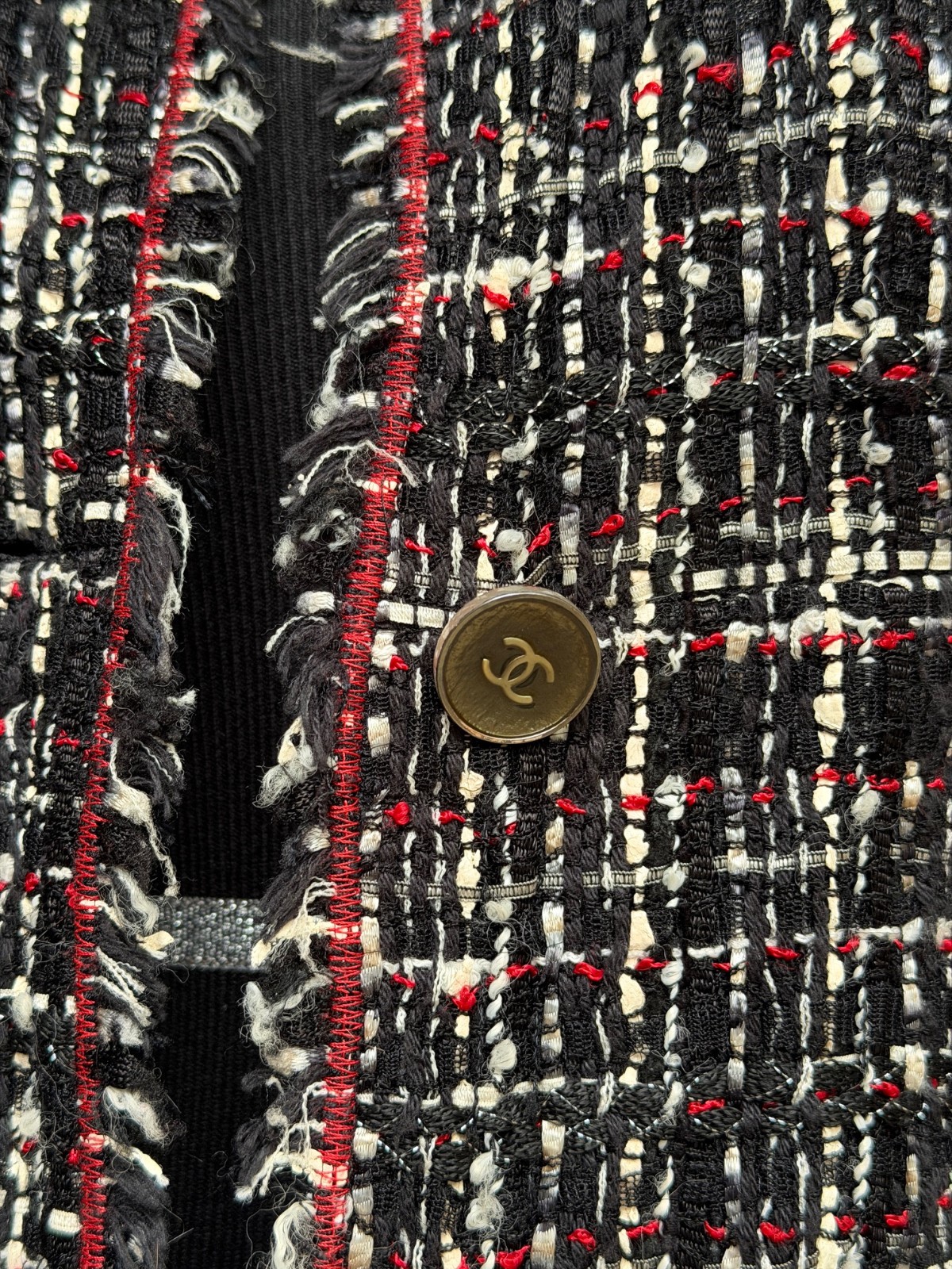 Chanel Vintage Tweed Jacket 2005 Karl Lagerfeld FR 42 (Tailored w/ all fabric)