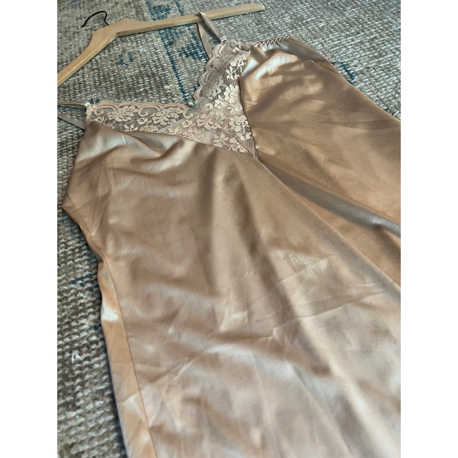 Vintage Chantilly Lace Slip Dress Champagne Reformation Y2K Style 34 Romantic