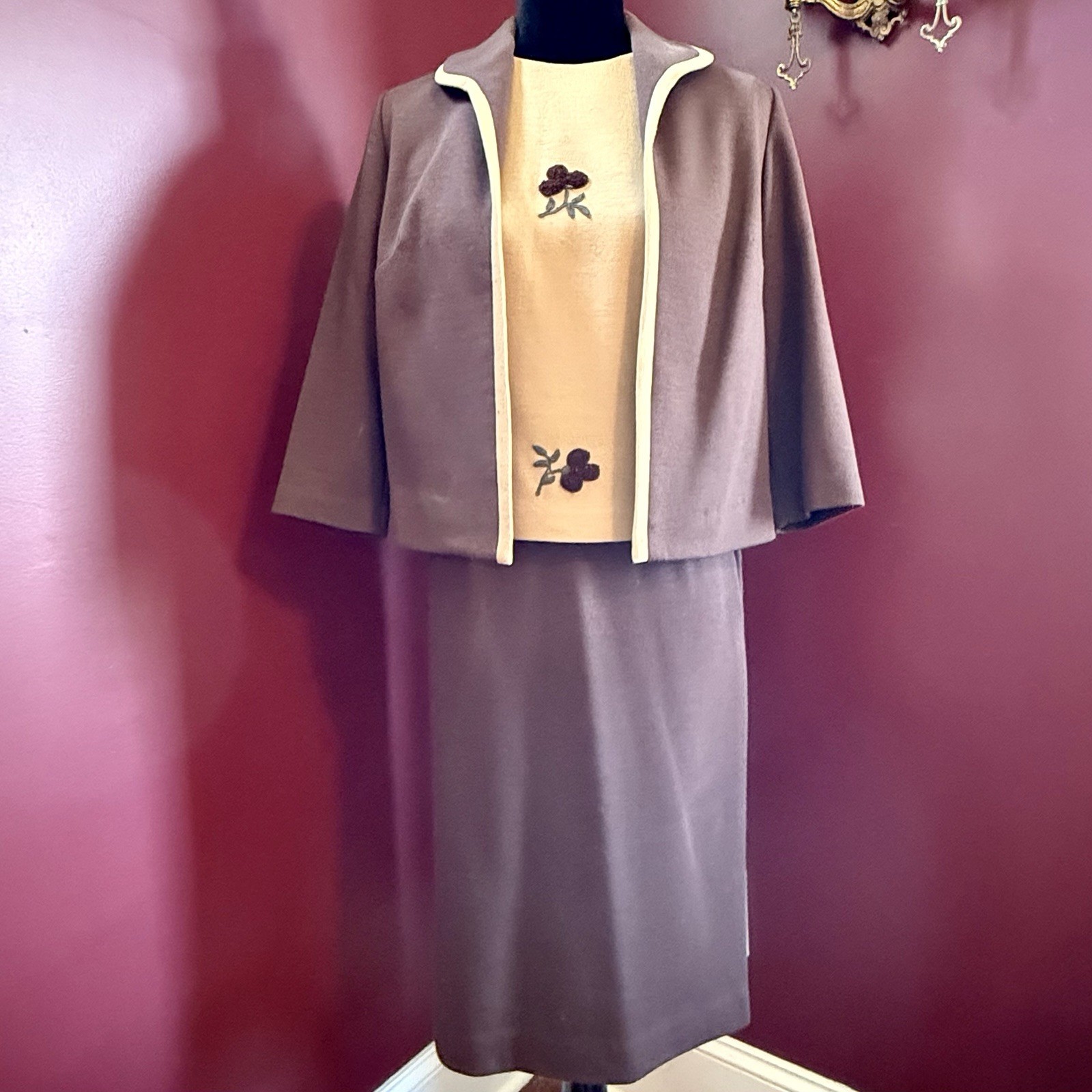 3pc VTG 60s MCM Brown Tan Wool Suit Women Sz 10 Outfit Embroidered Olives ITALY