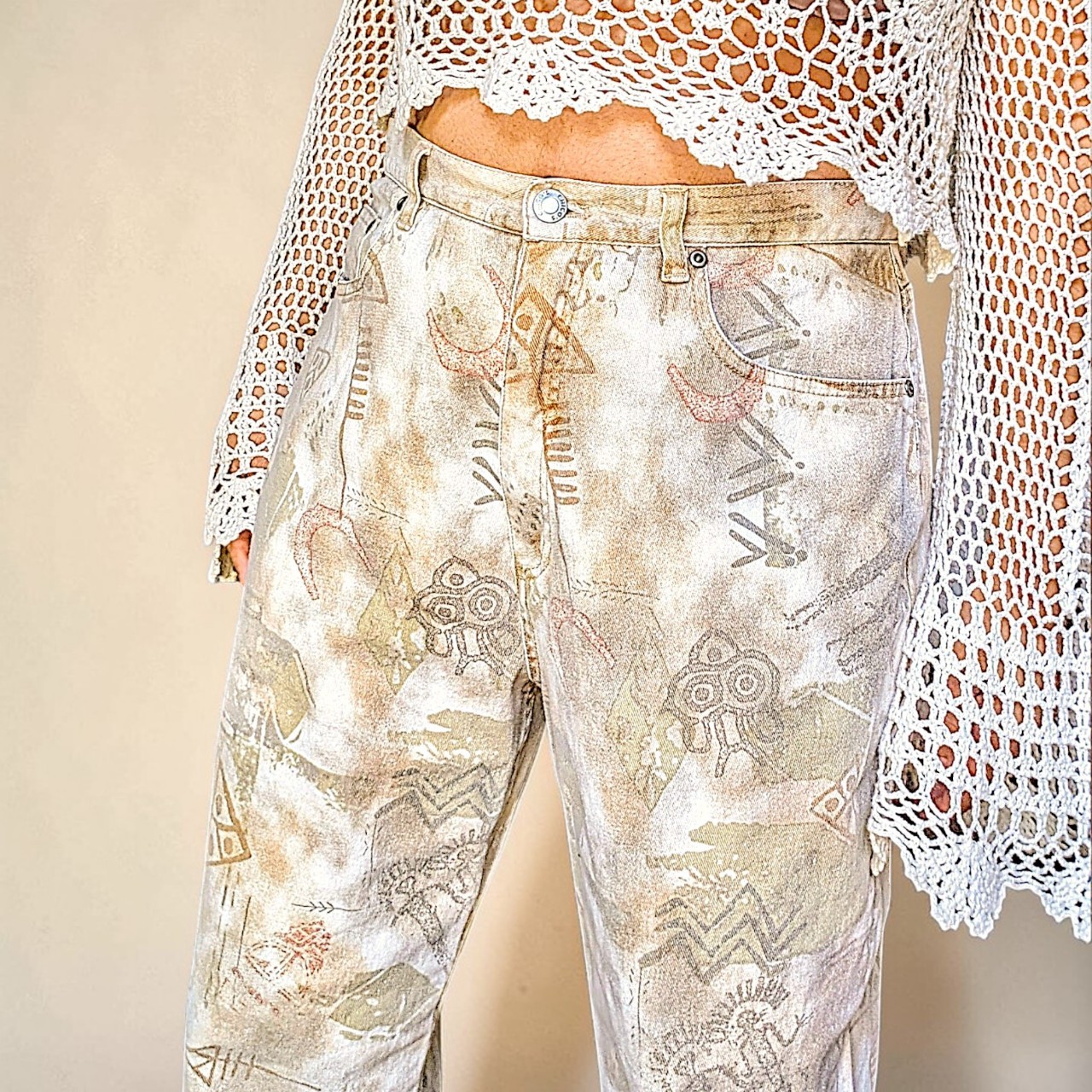 Chicos VTG 90s tribal cave art distressed high rise straight leg grunge jean M/L