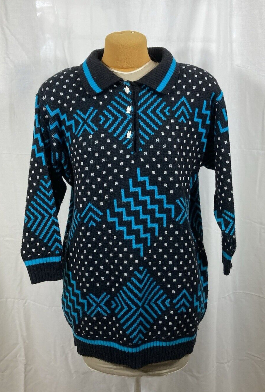 Vintage, 1980’s Women’s Oversize Knit Sweater w/Padded Shoulders, Size M