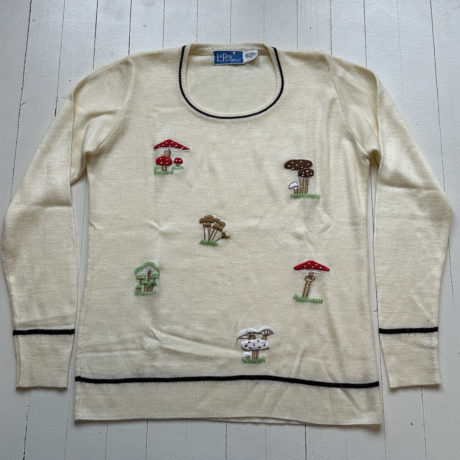 70s Mushroom Embroidered Sweater Leroy Knitwear Size Medium Hippie