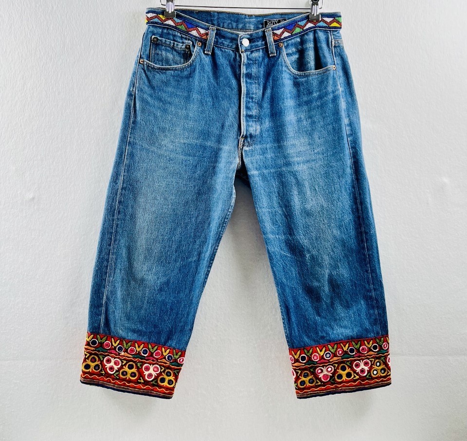VTG 90’s BUZZ 18 BEADED LEVI’S 501 Jeans Sz 10 Tribal Boho Cropped Length UNIQUE
