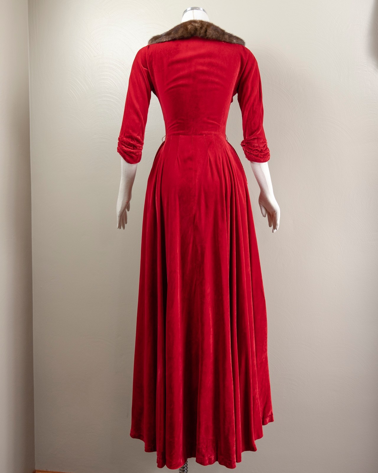 40s/50s Red Velvet Dressing Gown/Hostess Dress, Mink Trim Glam Loungewear, Small