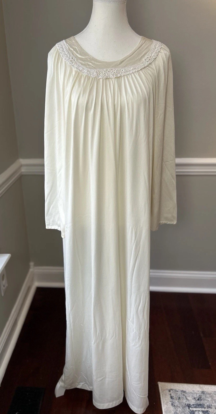 Vintage Shadow Line Nightgown Satin Trim Ivory Long Sleeve Embroidered Size Med