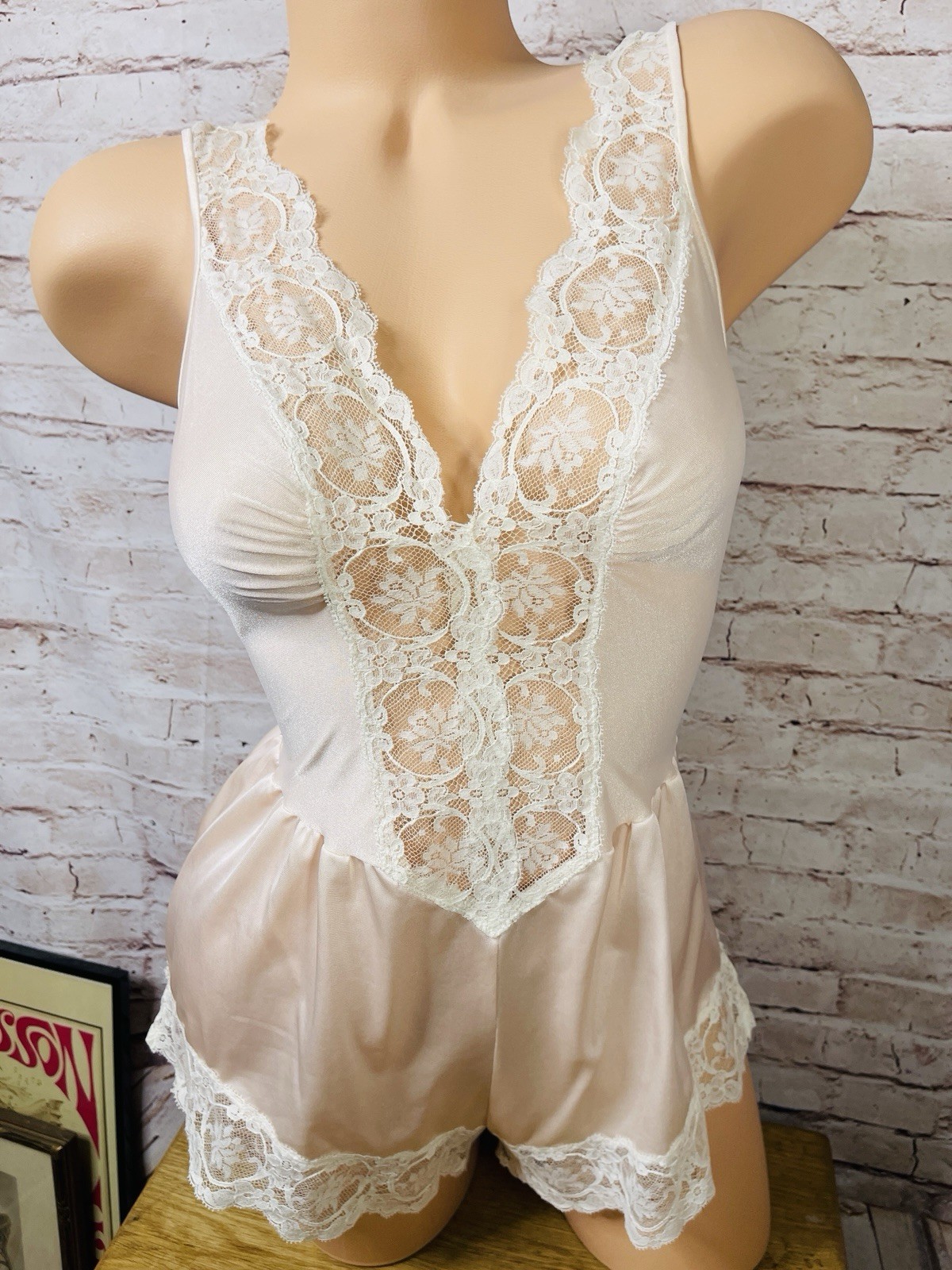 Vintage Lingerie Teddy Playsuit Romper Babydoll Peach Lace OLGA Small