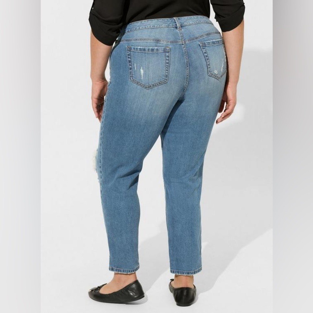 Torrid Perfect Boyfriend Ankle Vintage Stretch Mid-Rise Jean 22R