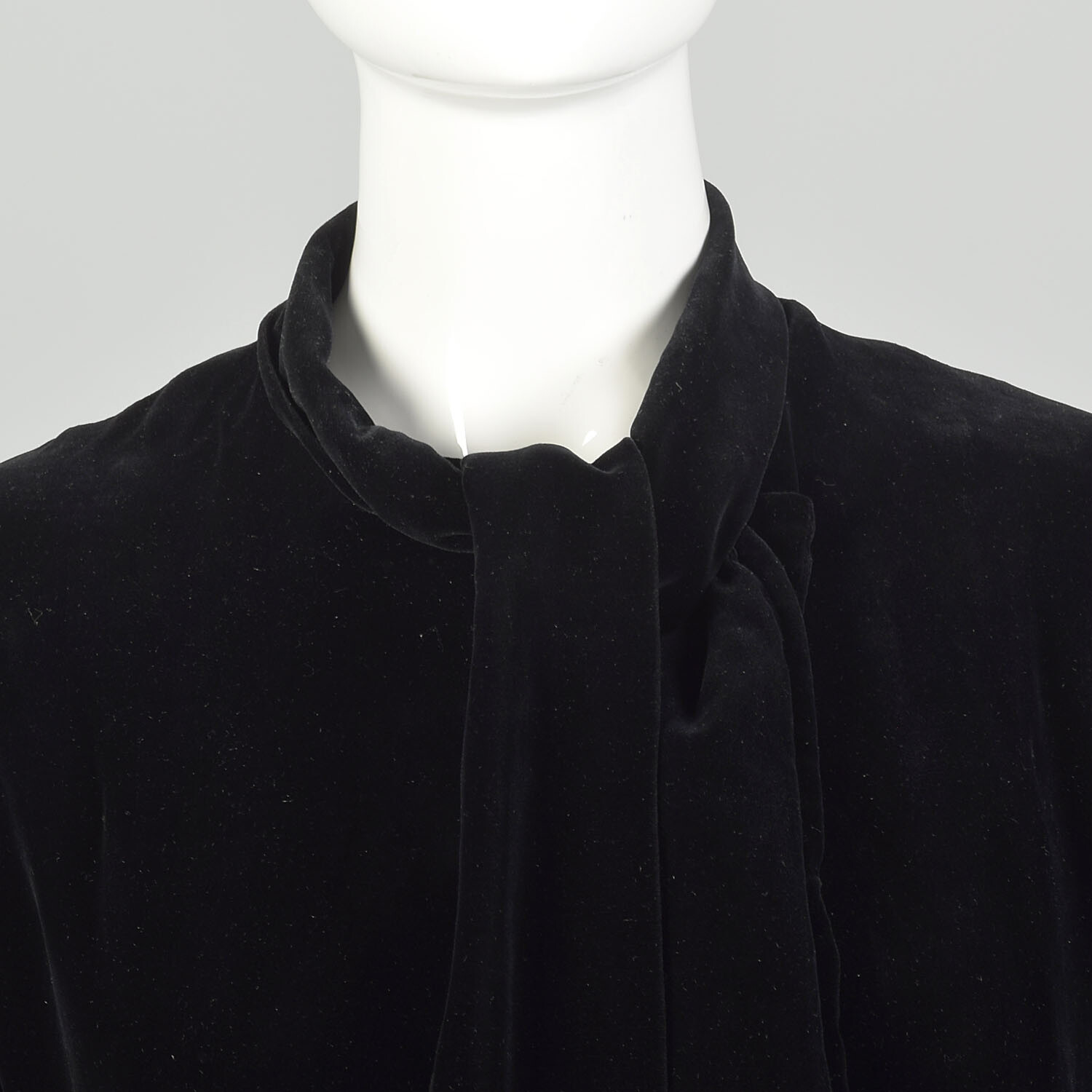 XS 1940s Black Velvet Opera Coat Juliet Sleeve Pussybow Maxi Outerwear VTG 40s