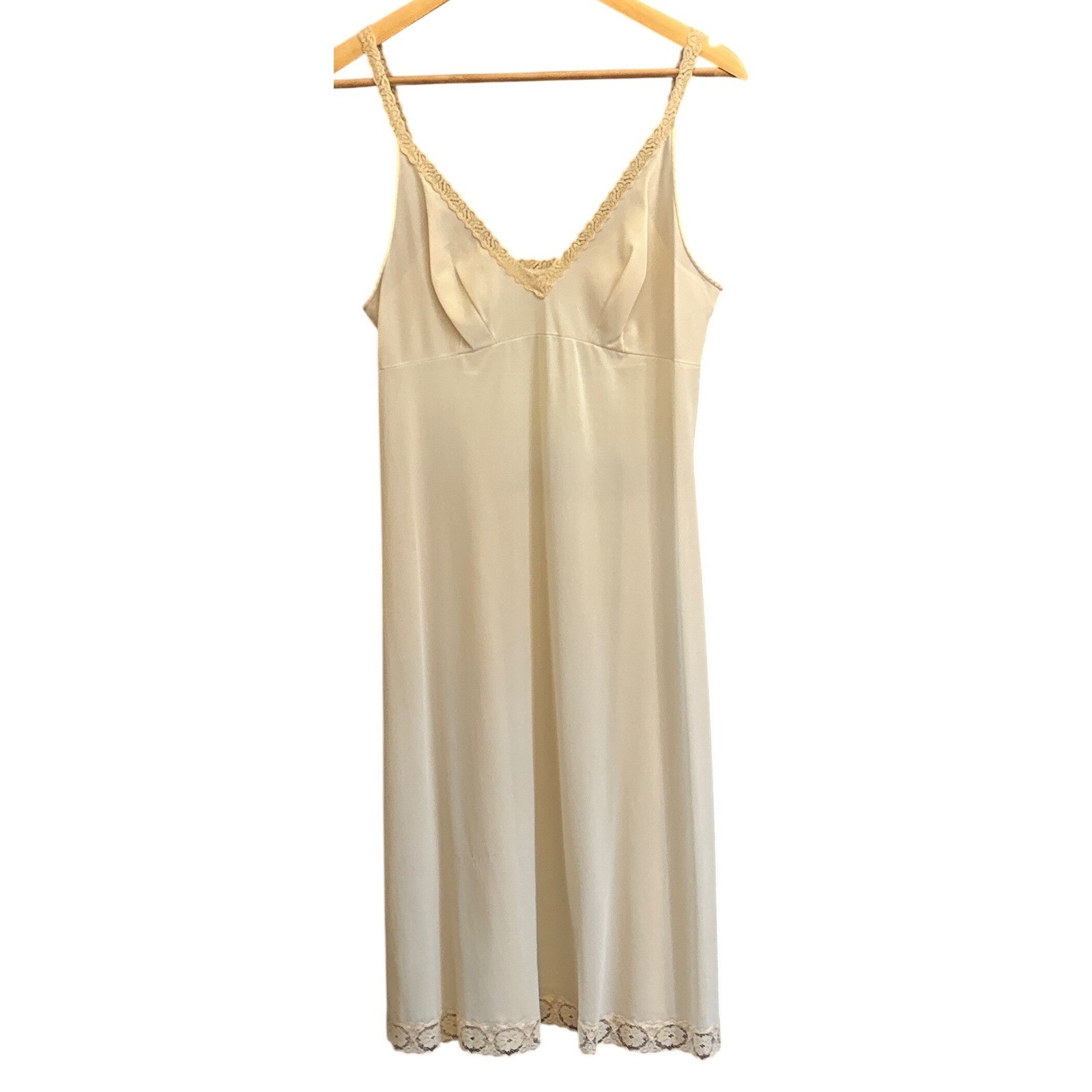 Vintage Vanity Fair Full Slip Dress Lace Trim Coquette Cottagecore Cream 36 L
