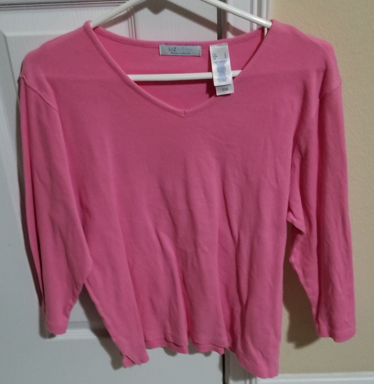 VTG LizWear Hot Pink Size L Top with V-Neck & 3/4 Sleeves Cotton/Spandex-Nice