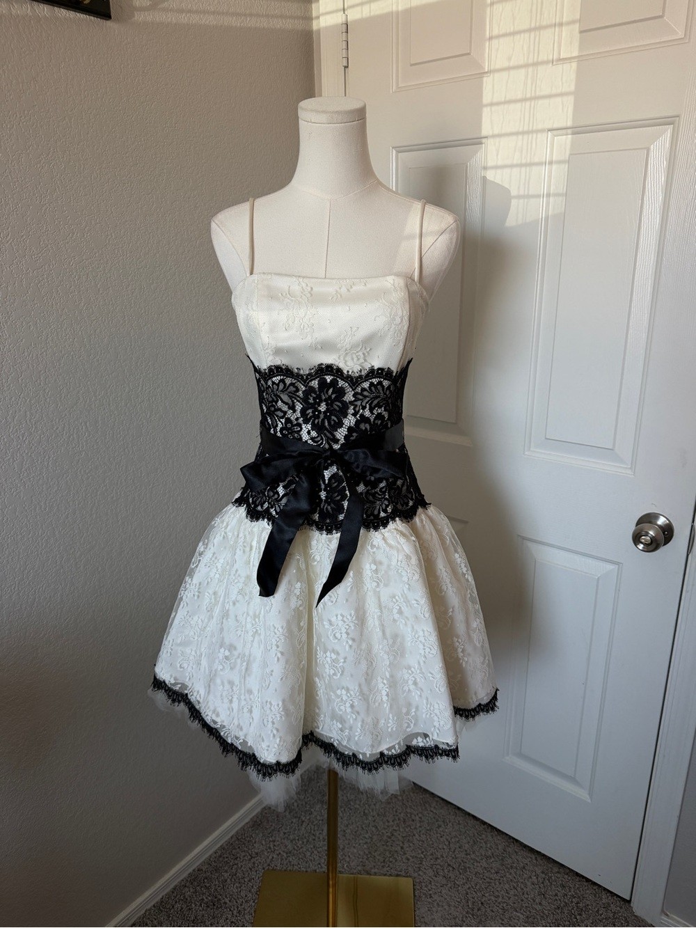 Jessica McClintock vintage 90s white lace party dress