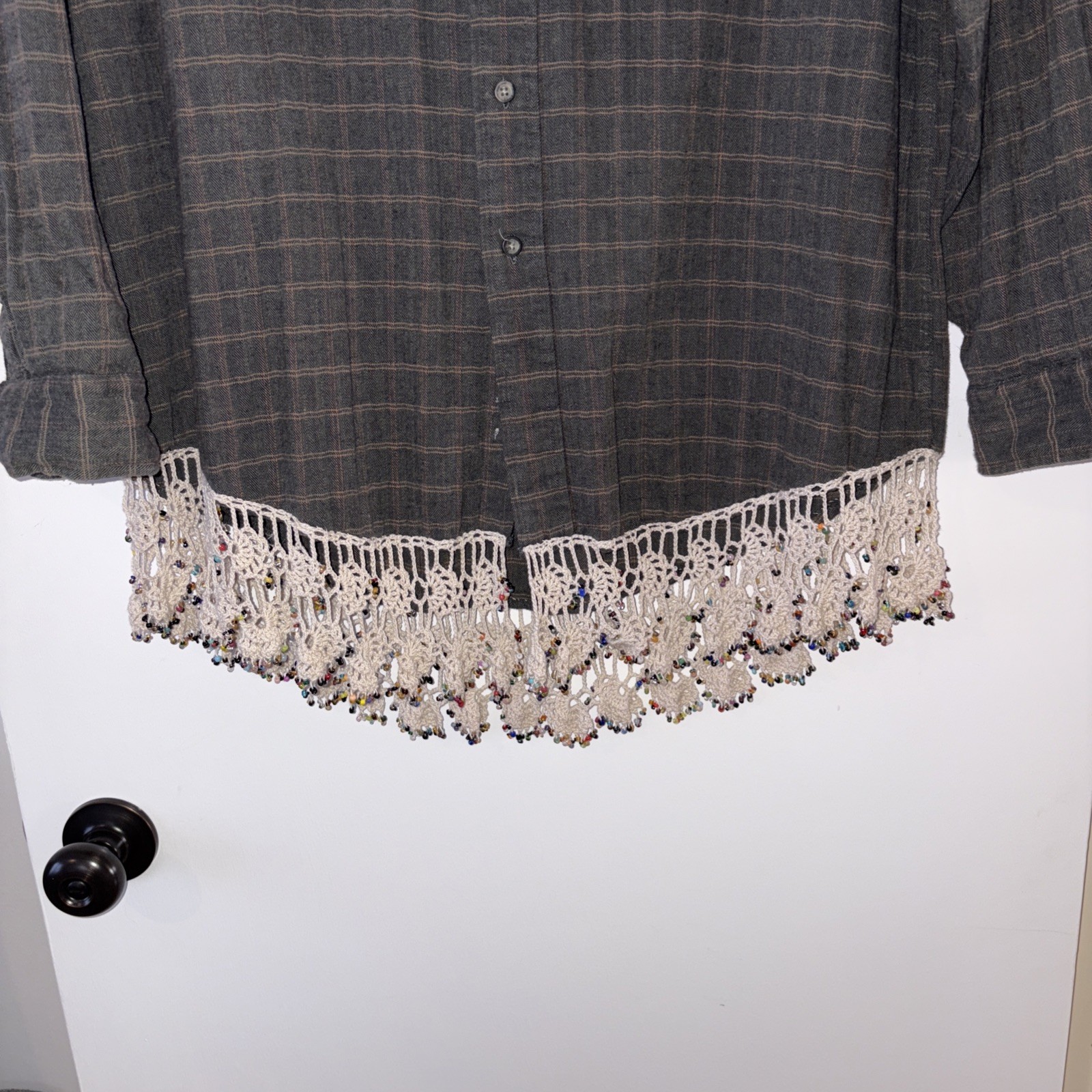 REDUCED PRICE & SHIP! Ladies Van Huesen Flannel Shirt, Jacket Embellishments XL