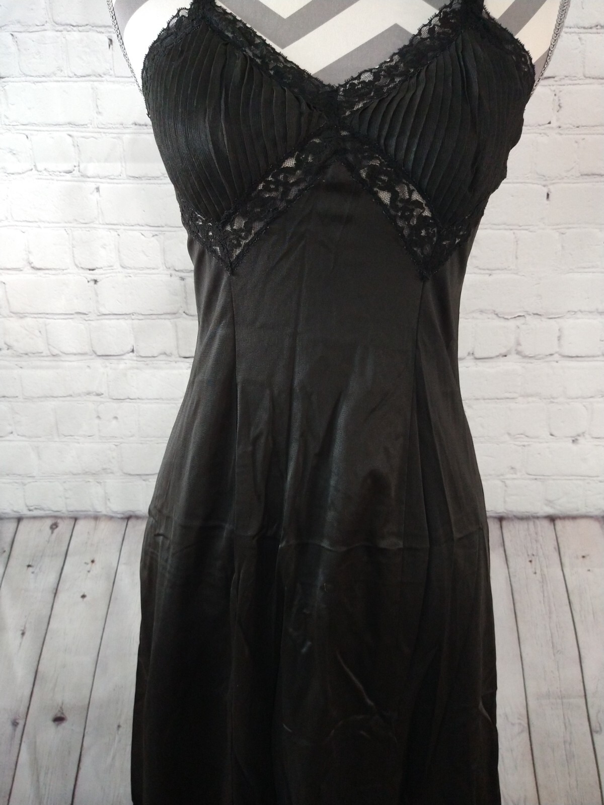 EUC women’s VINTAGE HONEY TRIQUE GILEAD black full slip dress – SIZE 36