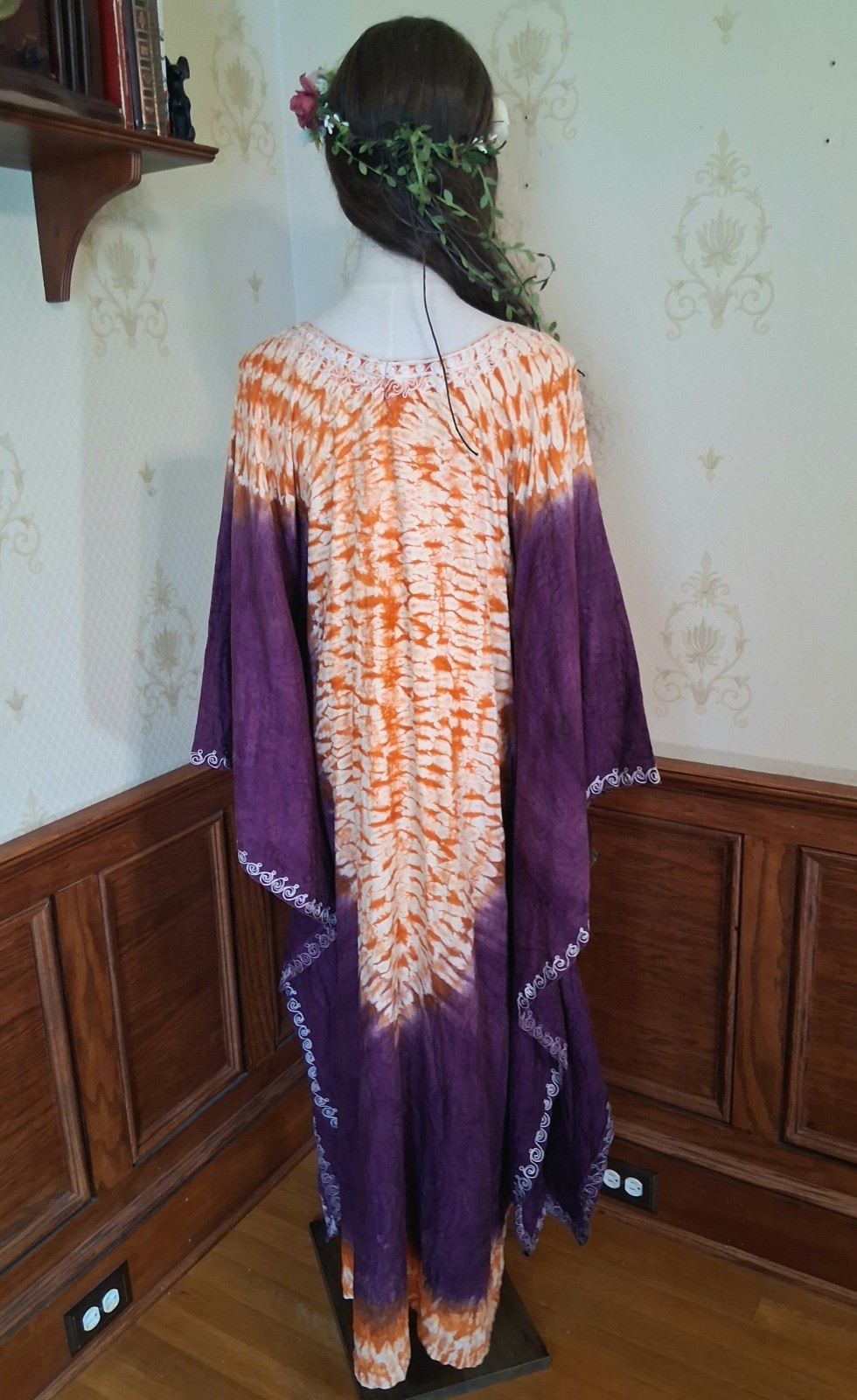 Vintage 1970s Handmade Purple Orange Embroidered Tie-Dye Bohemian Hippie Caftan