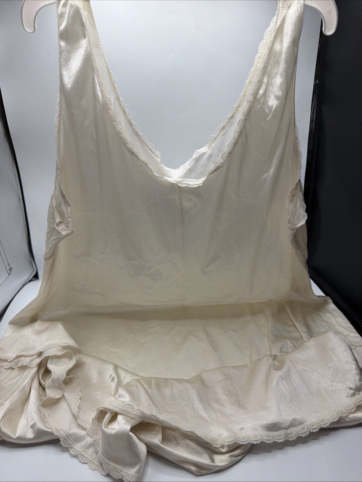 5 VTG Plus Sized Slip Dress Bust 40-46″ Silkie Material Detailed