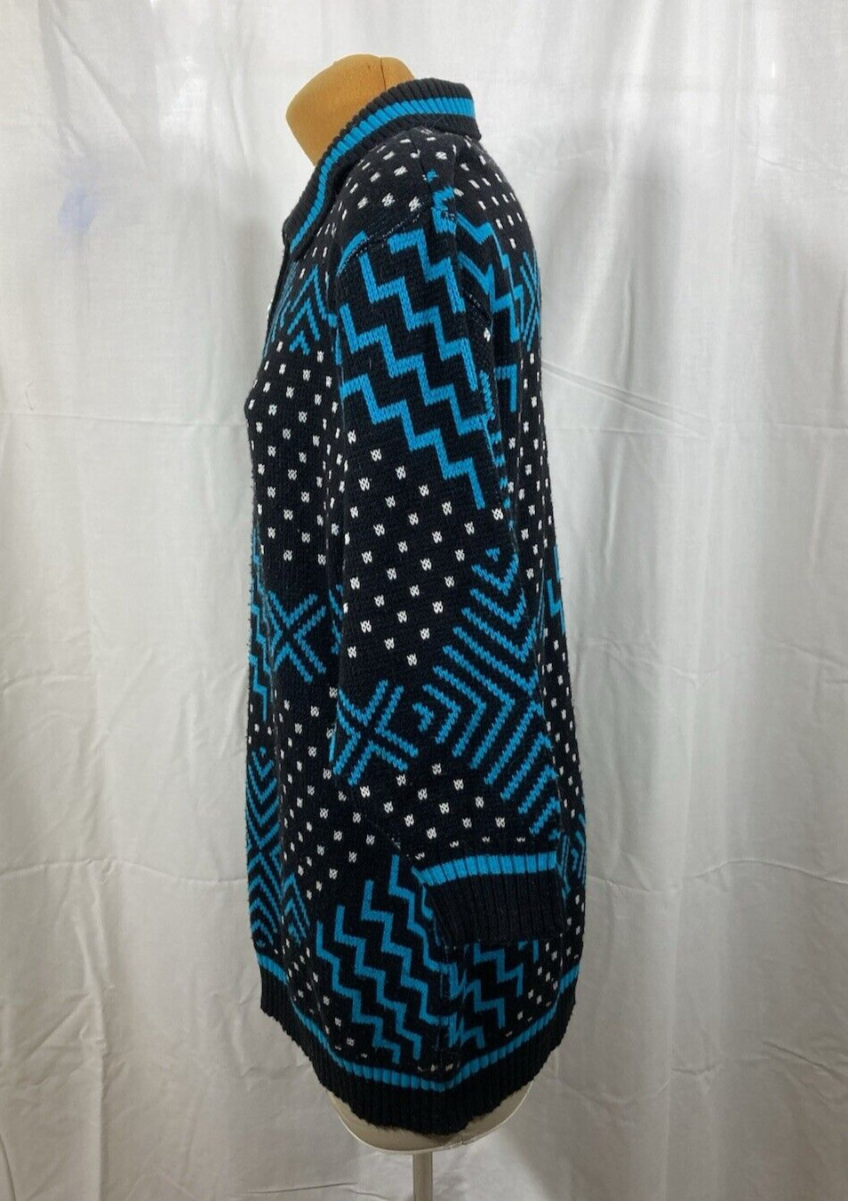 Vintage, 1980’s Women’s Oversize Knit Sweater w/Padded Shoulders, Size M