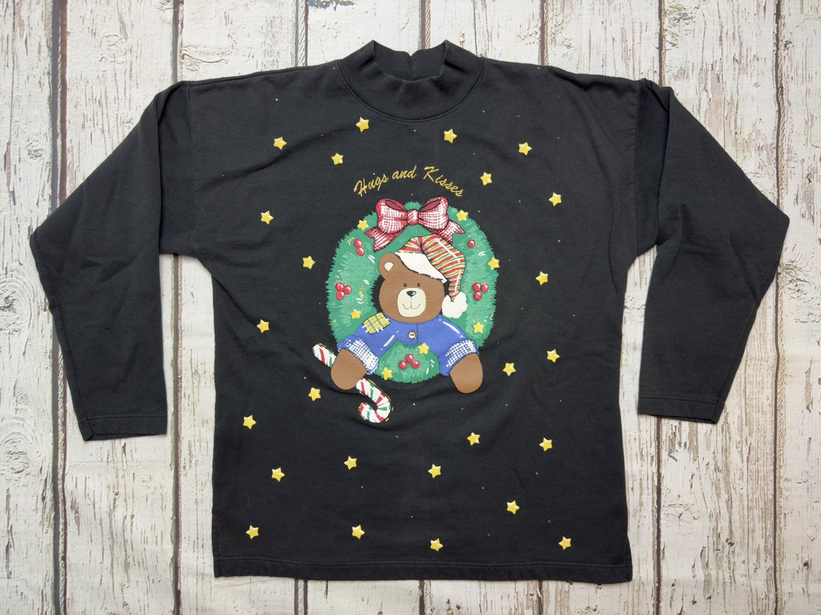 VTG Hugs And Kisses Teddy Bear Wreath Christmas Themed Mock Neck Sweater – Sz M