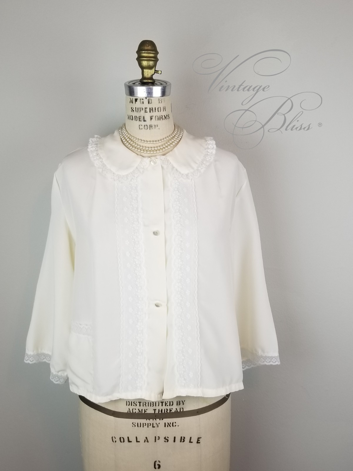 Vintage 1950’s Pale Yellow Boudoir Bed Jacket with White Lace & Peter Pan Collar