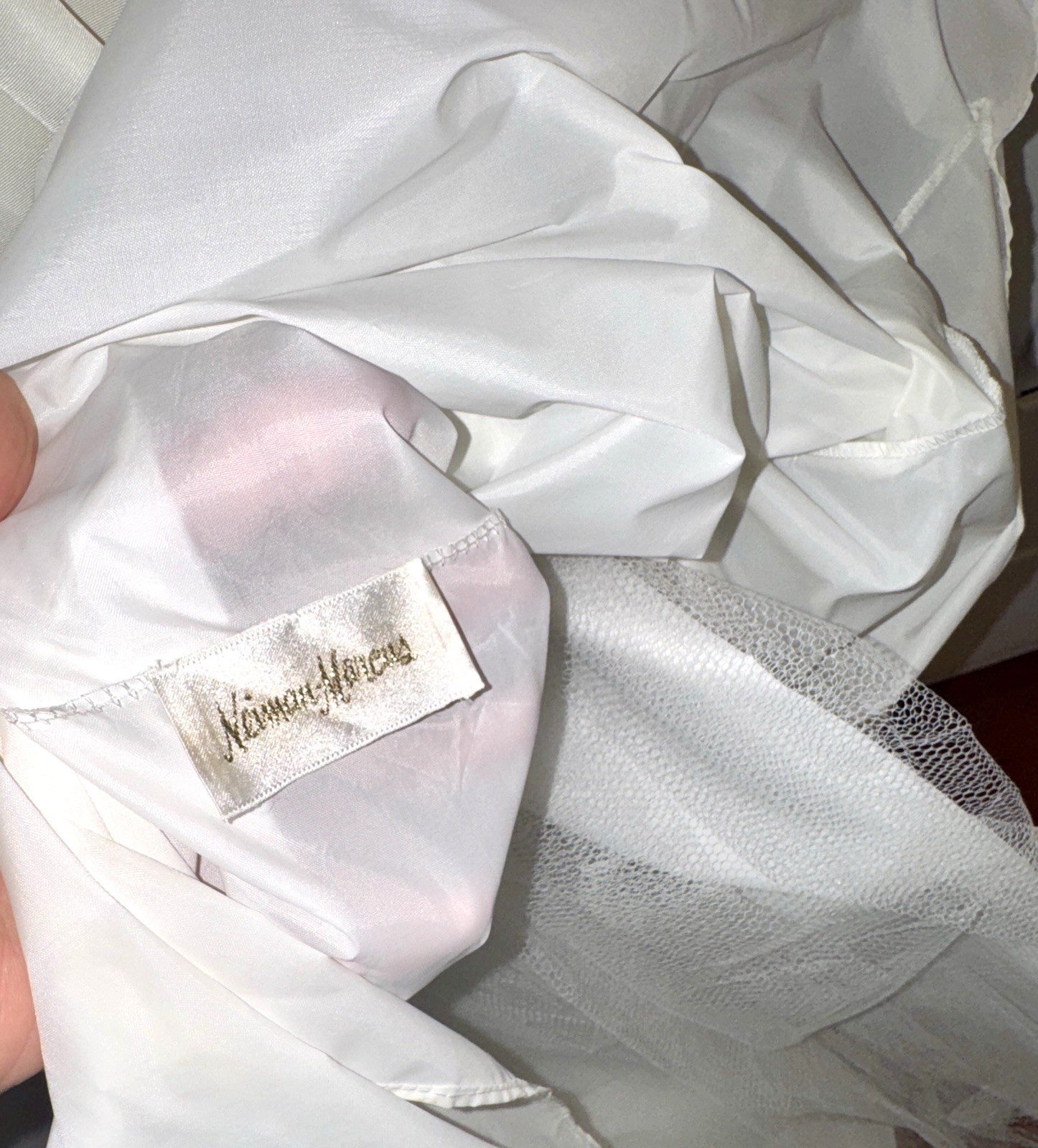 1960s Vtg Chantilly LACE SATIN WEDDING GOWN Petticoat VEIL Sz Small Saks 5th Ave