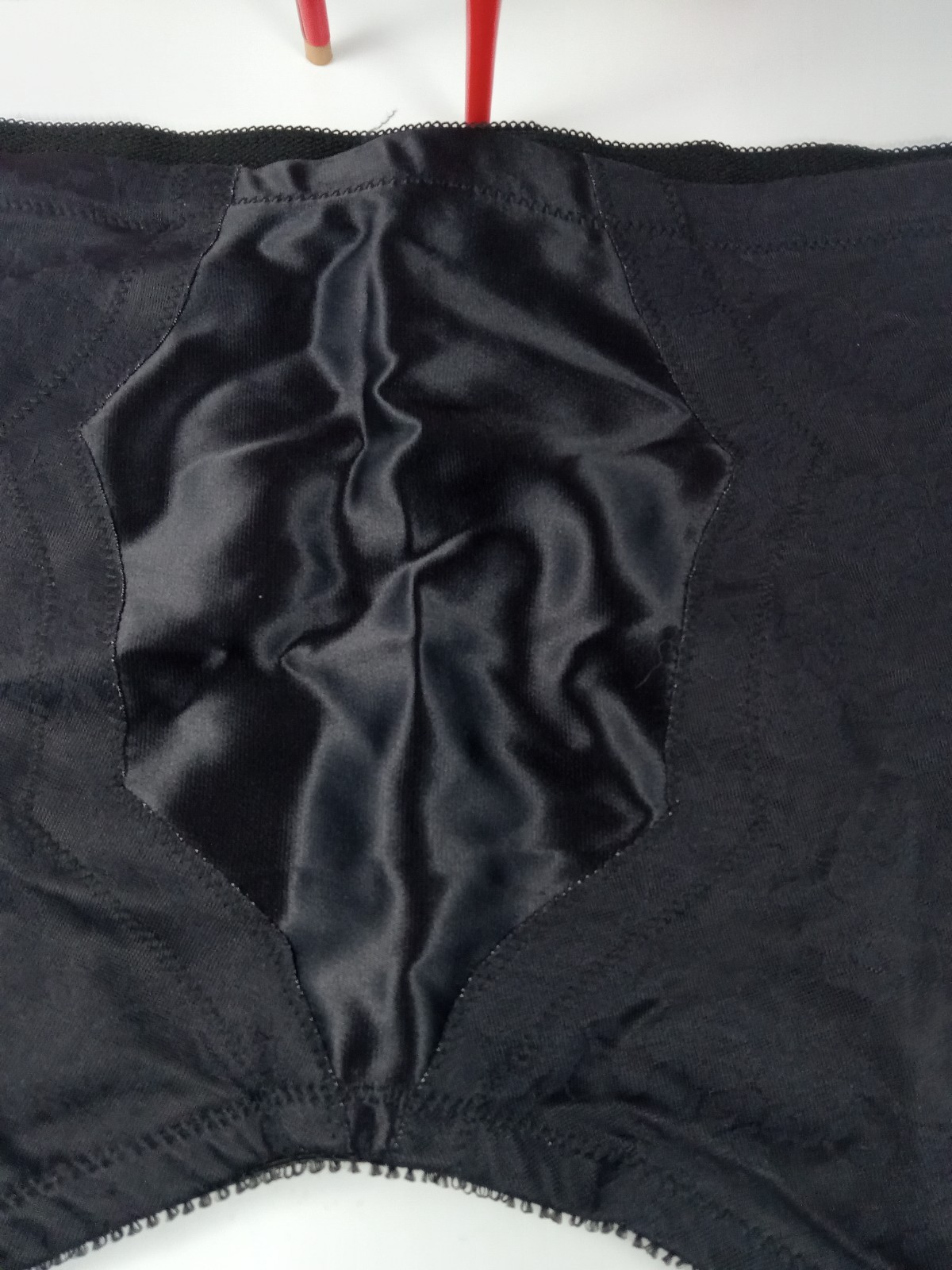 SZ 46 LARGE UP TO SZ 36 WAIST SEXY SATIN FRONT OPEN BOTTOM GIRDLE 4 METAL GARTER