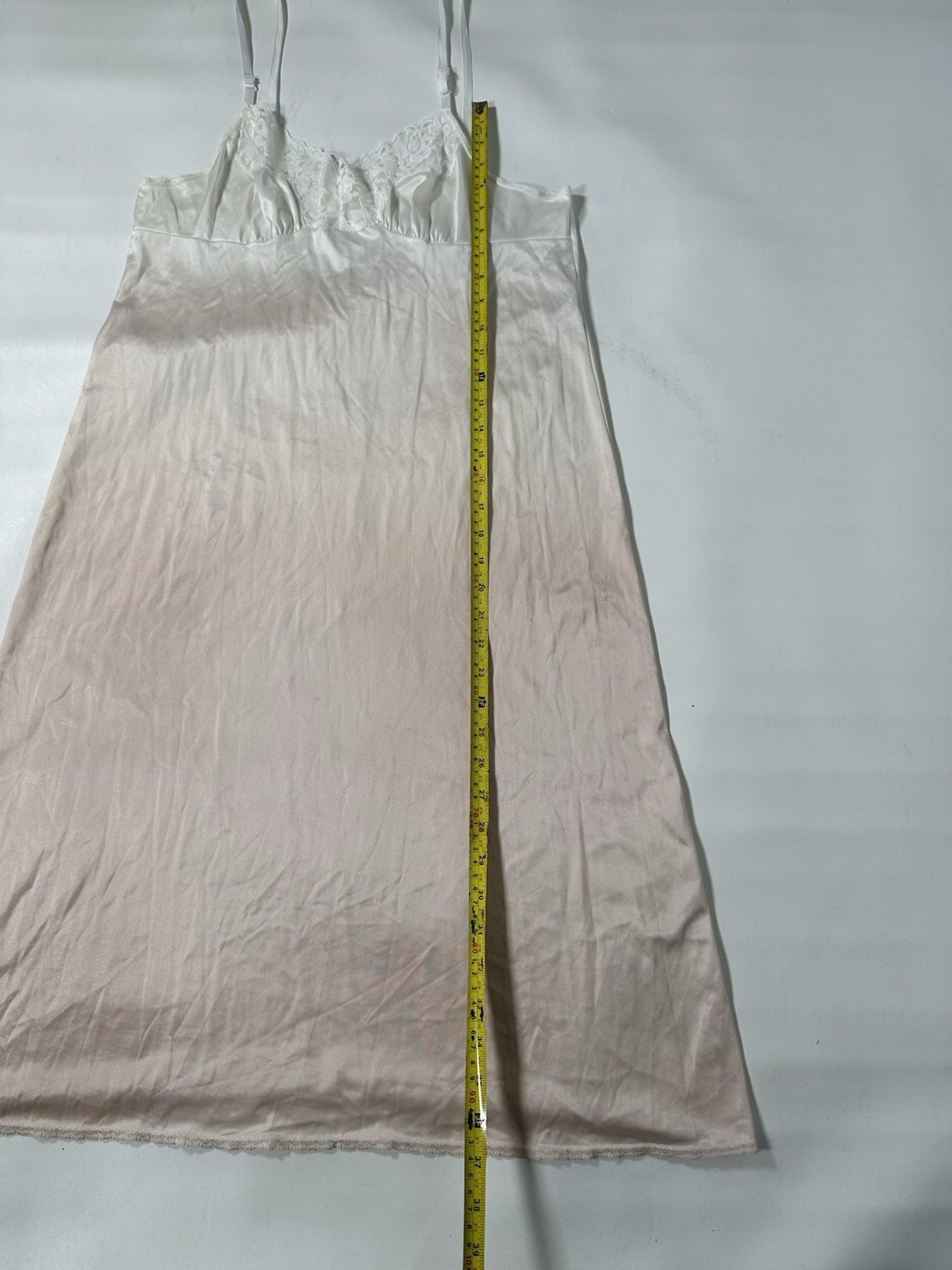 Vintage VASSARETTE Ombré White Blush Pink Silky Full Slip w/ Lace Size 28” 38/44
