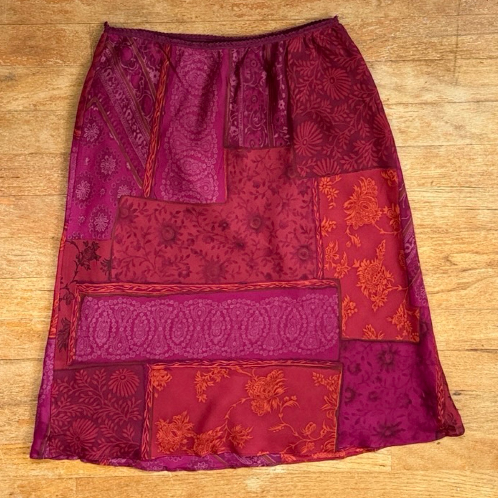 Vintage Patchwork Floral Print Silk Skirt Size Small 26-28″ Elastic Waist 90s