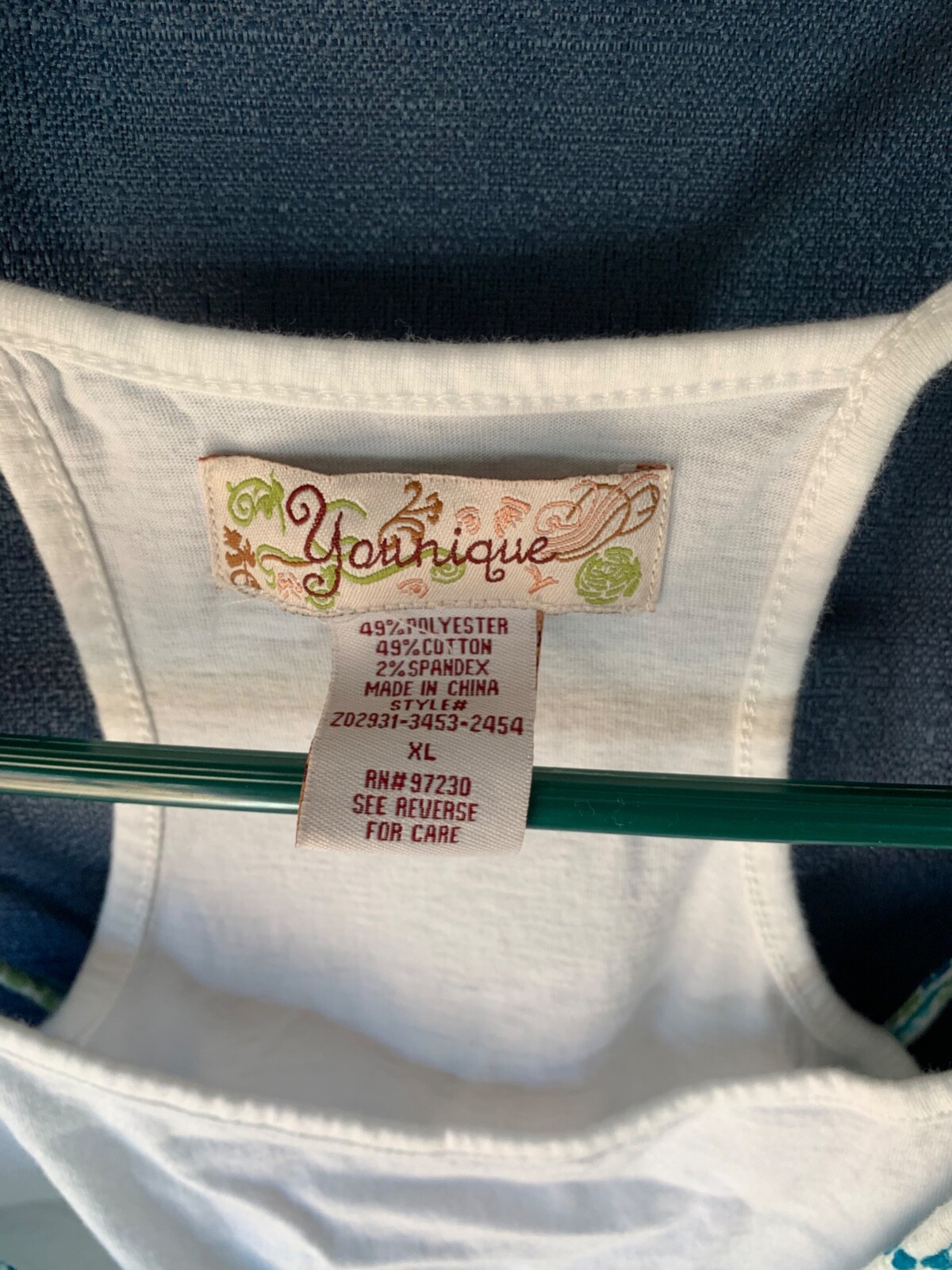 D05-Younique vintage Juniors Teal,Lt green,lt blue,white Top. SZ xl
