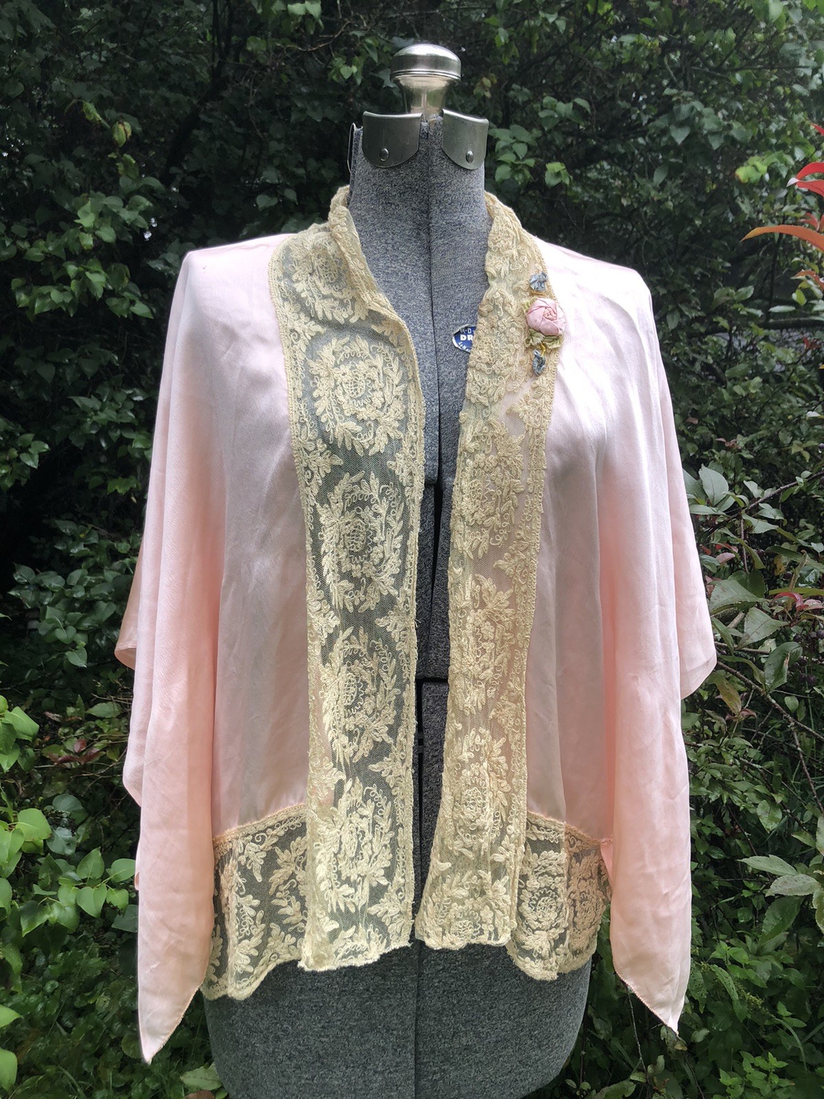 Vintage Antique 1920’s Art Deco Shell Pink Dressing Jacket Brussels Lace