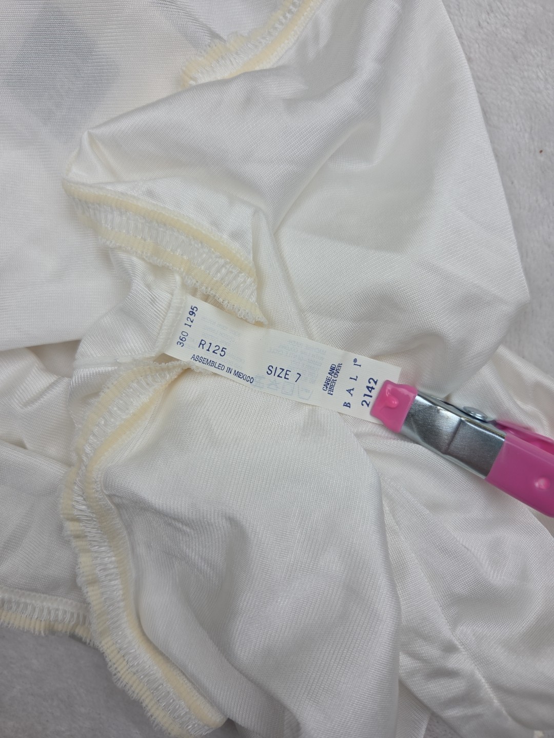Vintage NEW Bali Freeform Panty Antron Nylon Brief Pinup 2142 White Size 7 Large