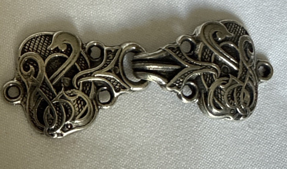 VINTAGE NORWEGIAN PEWTER SWEATER 2 CLASPS DRAGE DESIGN! Tinn-Per Co. Norway