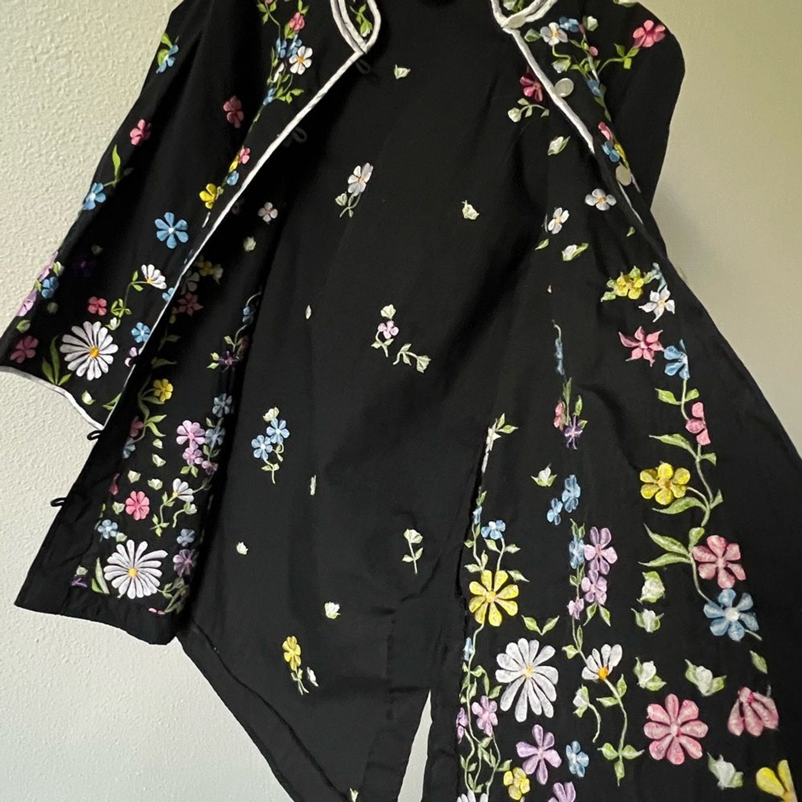 Chuchi San Diego Vintage Floral Garden Embroidered Black Jacket Size Small