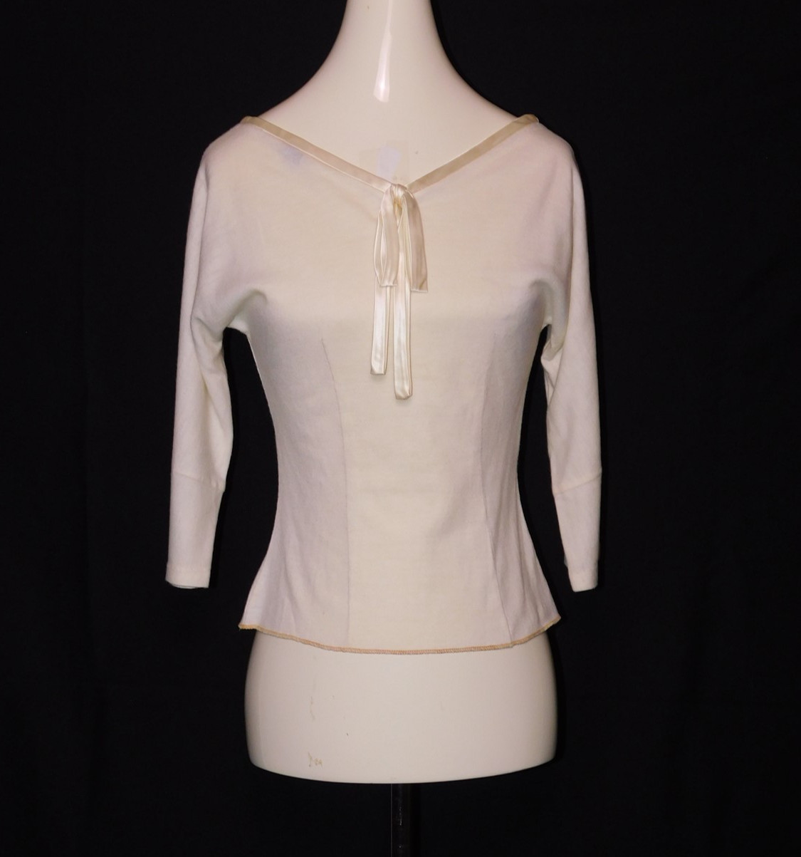 Vintage Women’s 1950s Avalon Classic Orlon Wool Pullover Top Pink