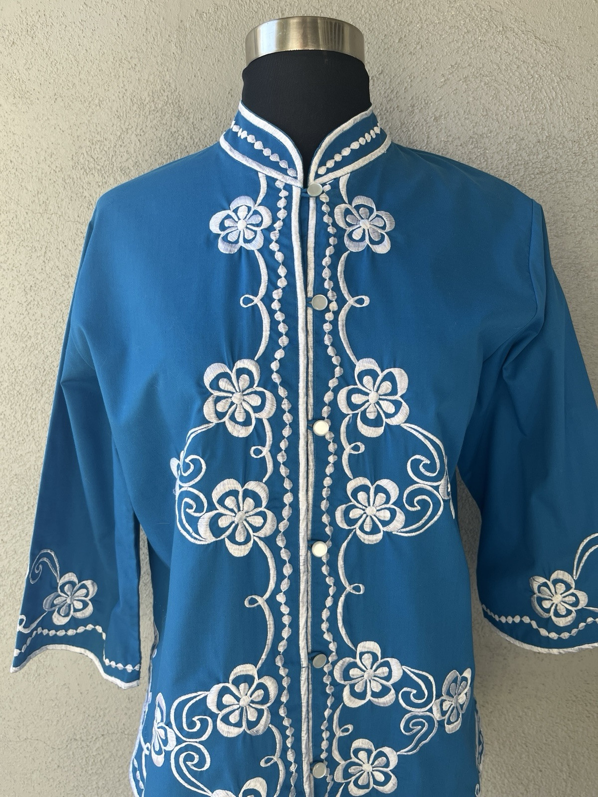 Women’s Vintage 1970s Caro of Honolulu Blue Embroidered Tunic Top Sz 12