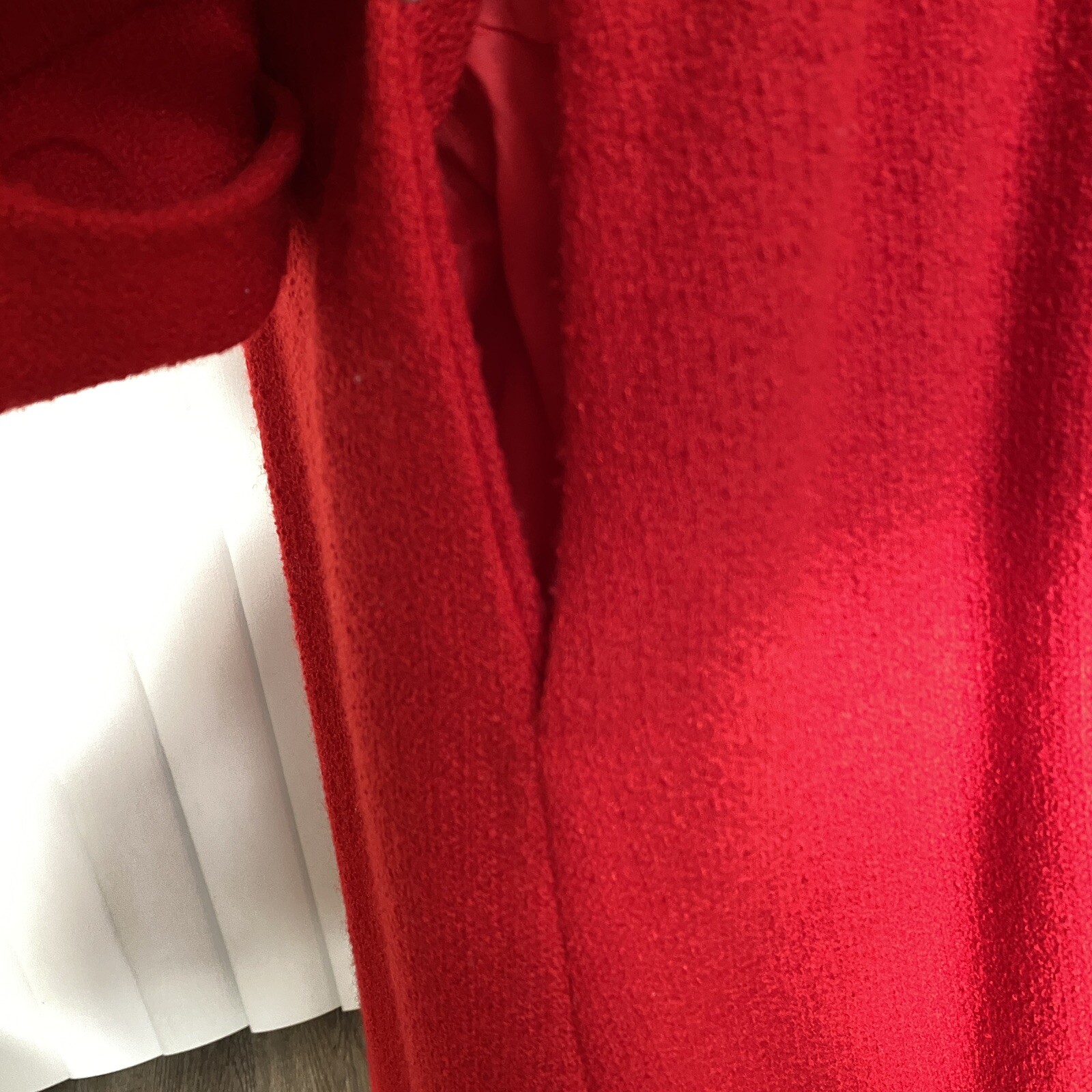 Valentino Intimo 100% Wool Red Robe Velvet Collar Lined Petite SAKS Vintage