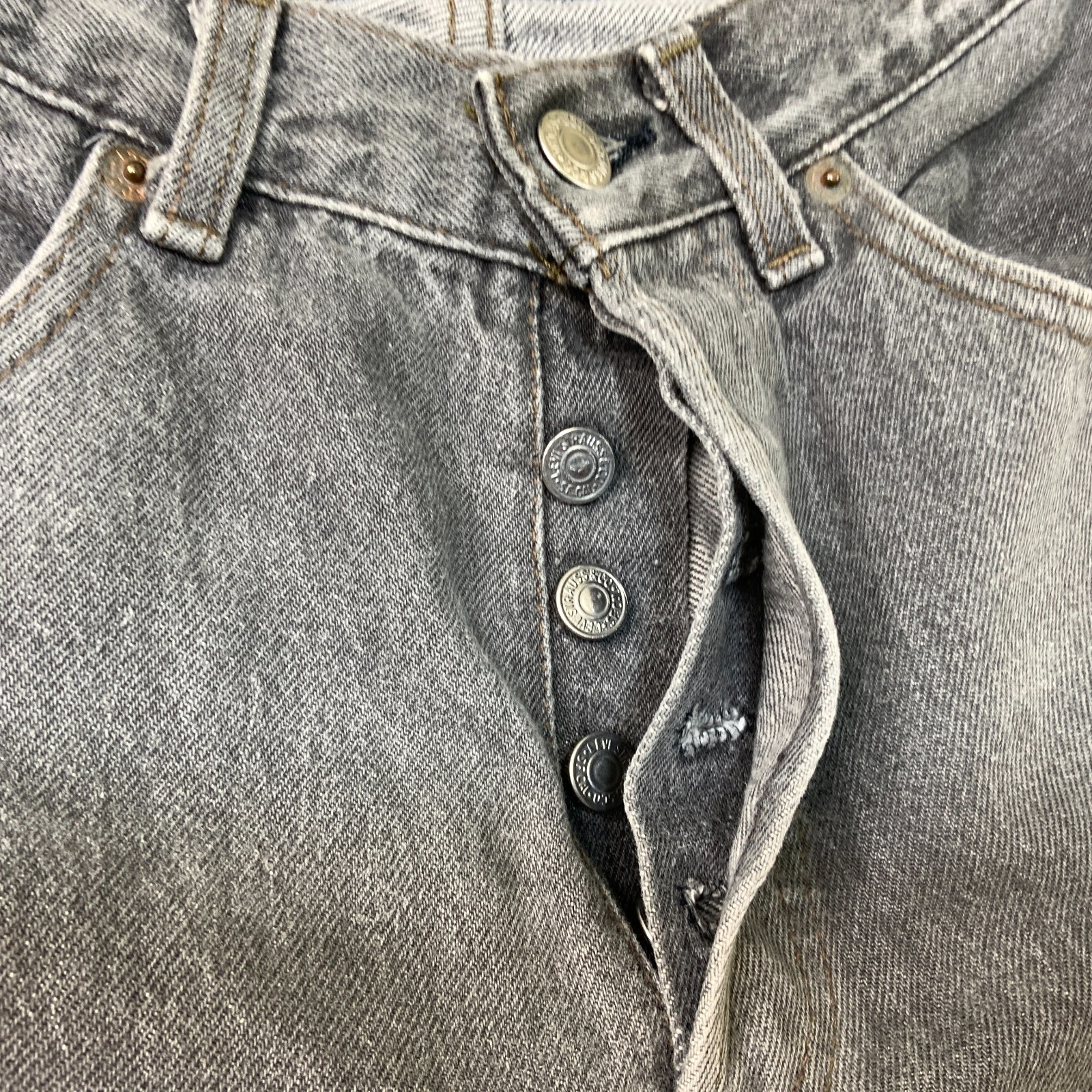 Vintgae LEVI’S 901 Womens Jeans Gray Tag 28×32 Real Size 25×25 Made in France