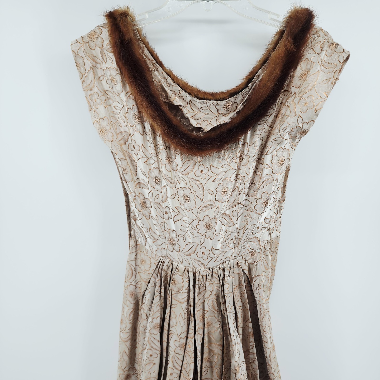 1950 BROCADE CHAMPAGNE FLORAL HI LOW GOWN MINK FUR COLLAR TAUPE GOLD DRESS XS-S