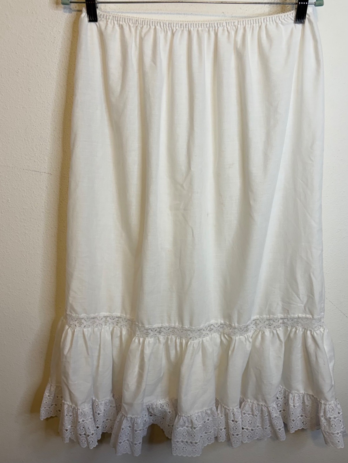 Vintage FORTUNE USA Eyelet Lace Midi Long Ruffle Slip Skirt Size 18/20 White